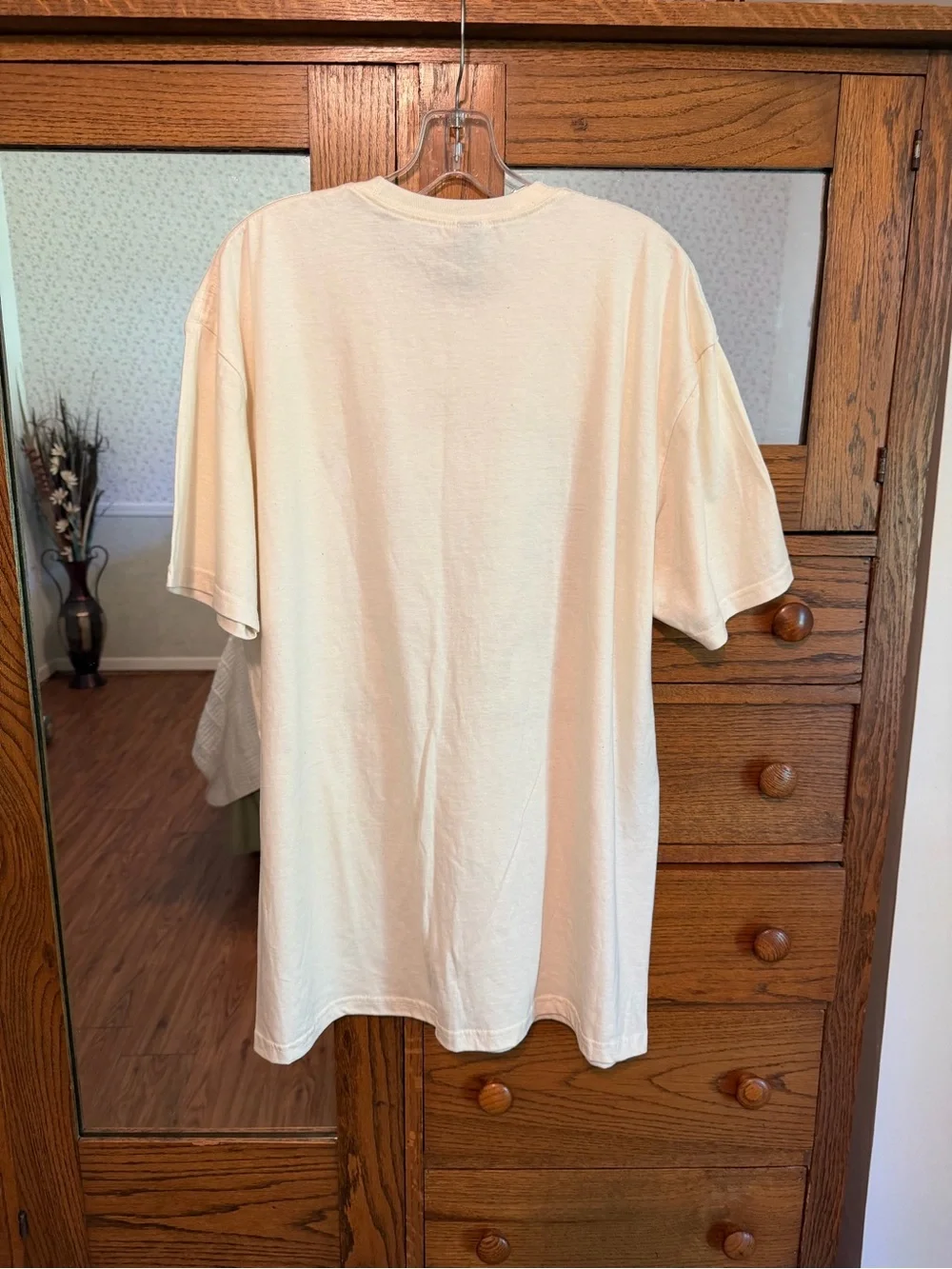 Chili’s & Coke XL T-Shirt 50 Yrs With Coke - Picture 2 of 2